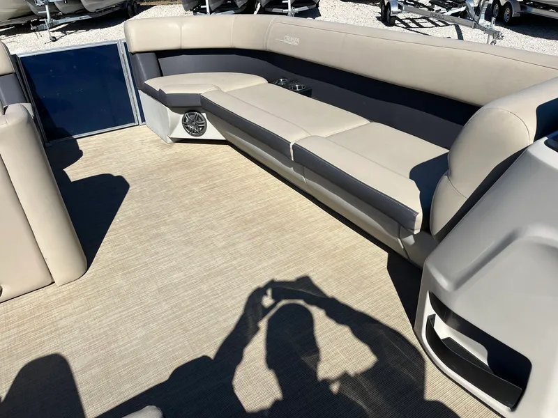 Slide: The Image of Robalo 206 Cayman 2024 - 18