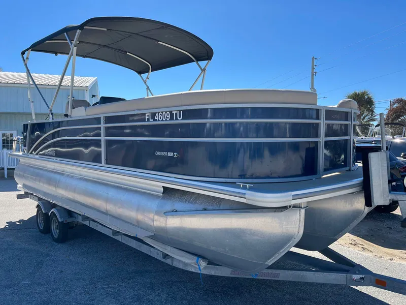 Slide: The Image of Robalo 206 Cayman 2024 - 5