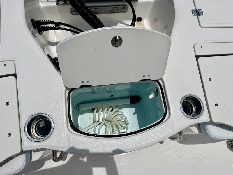 Slide: The Image of Robalo 206 Cayman 2024 - 11