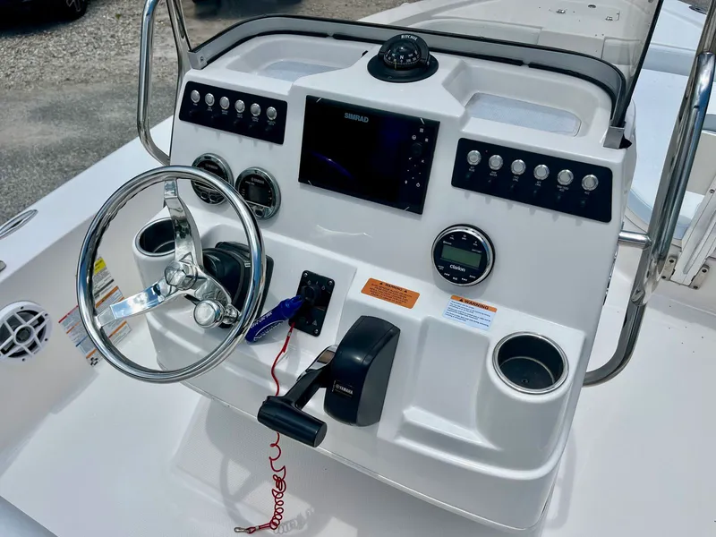 Slide: The Image of Robalo 206 Cayman 2024 - 14