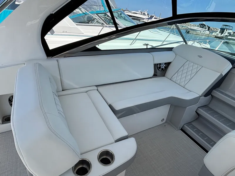 Slide: The Image of Regal 33 EXPRESS 2024 - 6