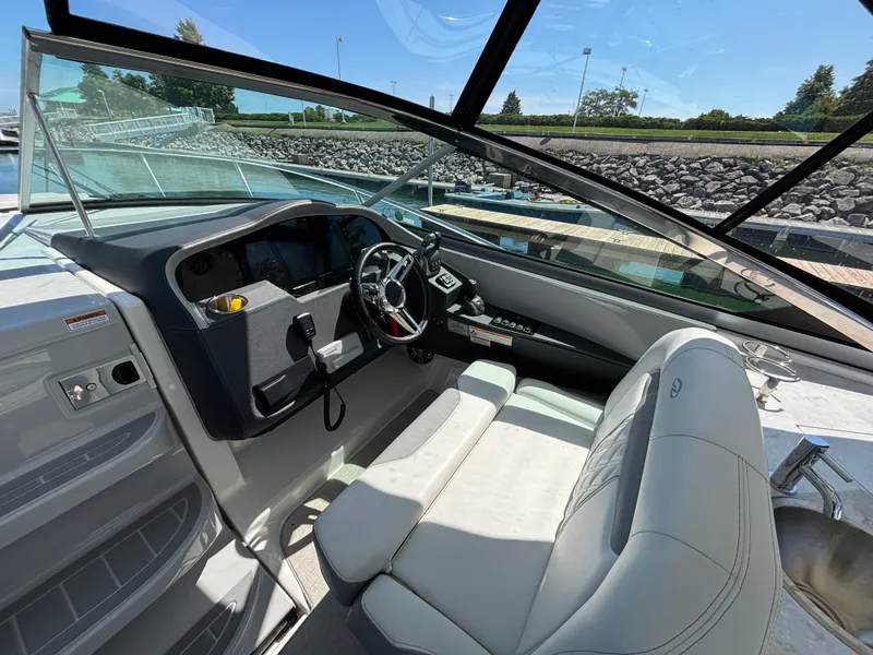 Slide: The Image of Regal 33 EXPRESS 2024 - 10