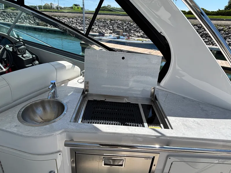 Slide: The Image of Regal 33 EXPRESS 2024 - 8