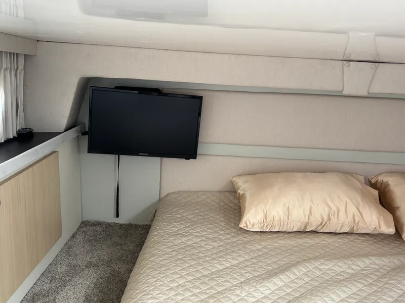 Slide: The Image of Regal 33 EXPRESS 2024 - 17