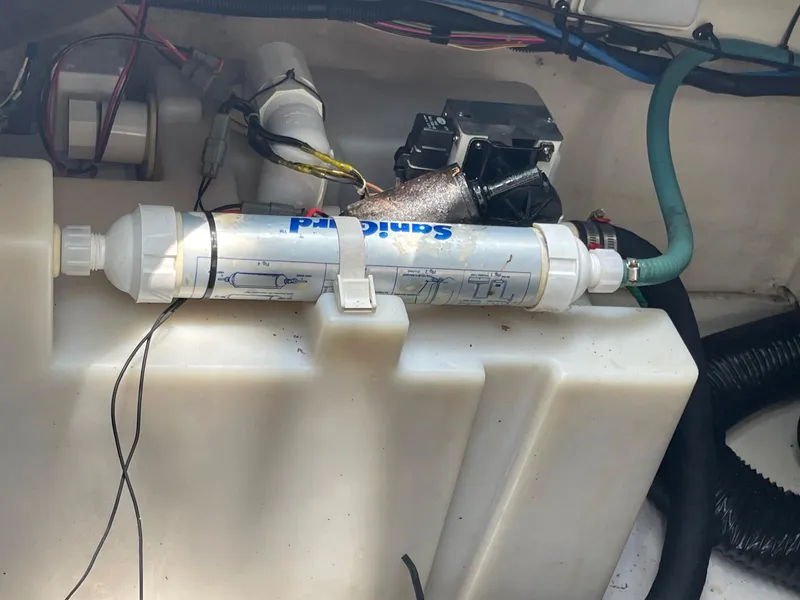 Slide: The Image of Water filtration system in a 2006 Sea Ray 270 Amberjack boat. - 20