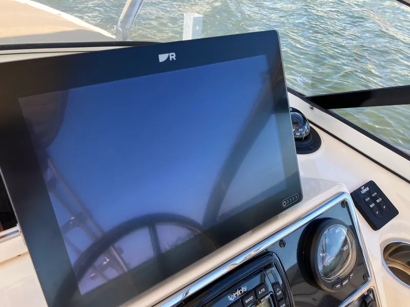 Slide: The Image of Scout 210 DORADO 2019 - 15