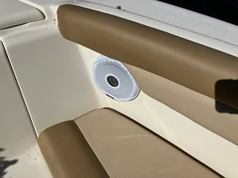 Slide: The Image of Scout 210 DORADO 2019 - 23