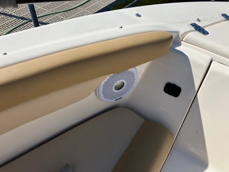 Slide: The Image of Scout 210 DORADO 2019 - 24