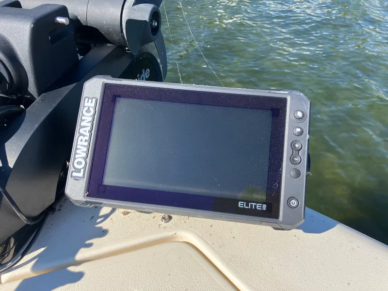 Slide: The Image of Scout 210 DORADO 2019 - 21