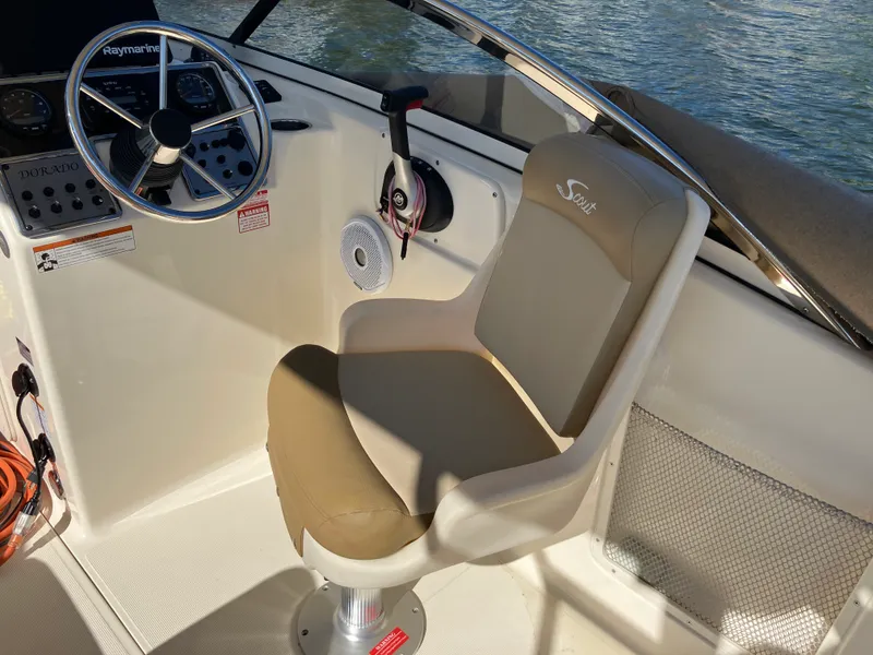 Slide: The Image of Scout 210 DORADO 2019 - 18