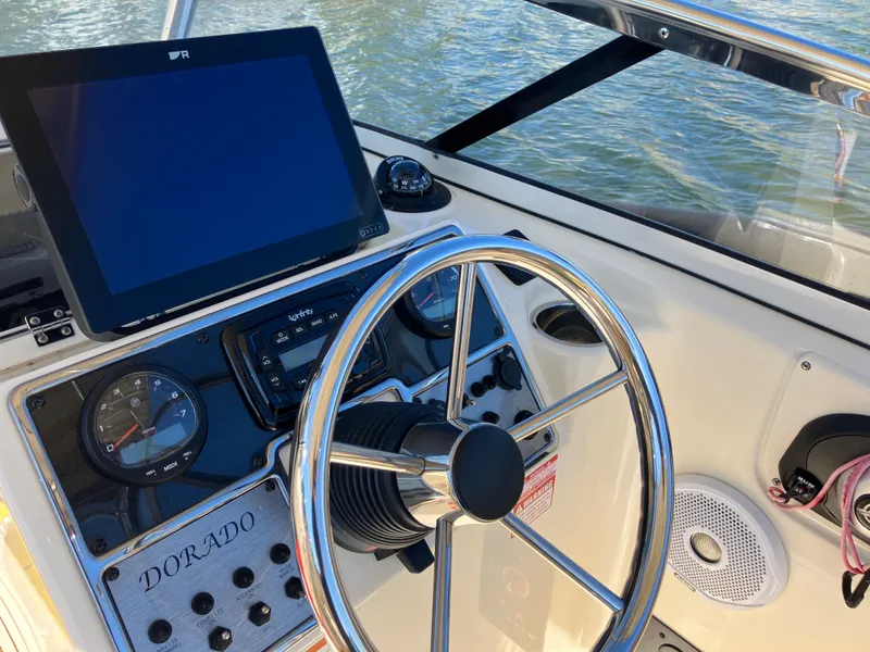 Slide: The Image of Scout 210 DORADO 2019 - 17