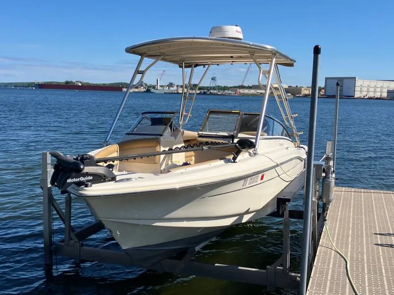 Slide: The Image of Scout 210 DORADO 2019 - 2