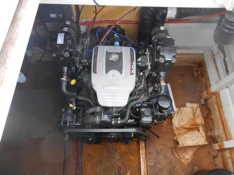 Slide: The Image of Engine compartment of a 2000 Skipperliner Custom Houseboat. - 27