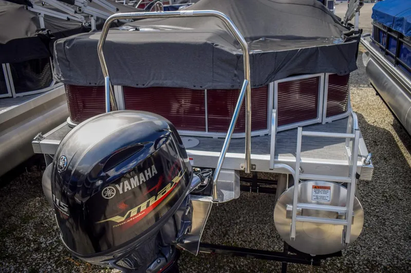 Slide: The Image of 2023 Bennington 21 SLSP pontoon boat with Yamaha VMAX outboard motor. - 17