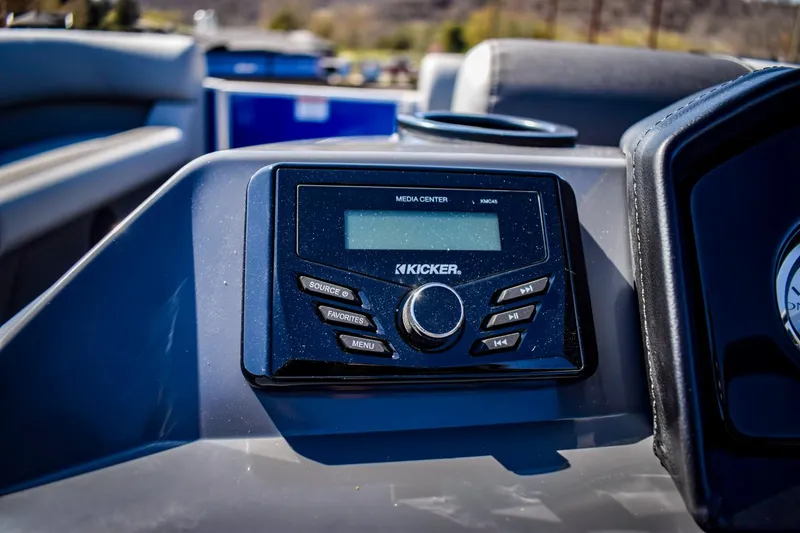 Slide: The Image of Kicker media center on 2024 Bennington 20 SVLSR boat dashboard. - 14