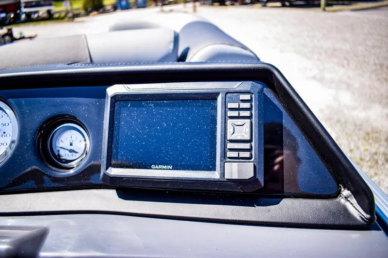 Slide: The Image of 2024 Bennington 20 SVSBSR boat dashboard with Garmin navigation system. - 14