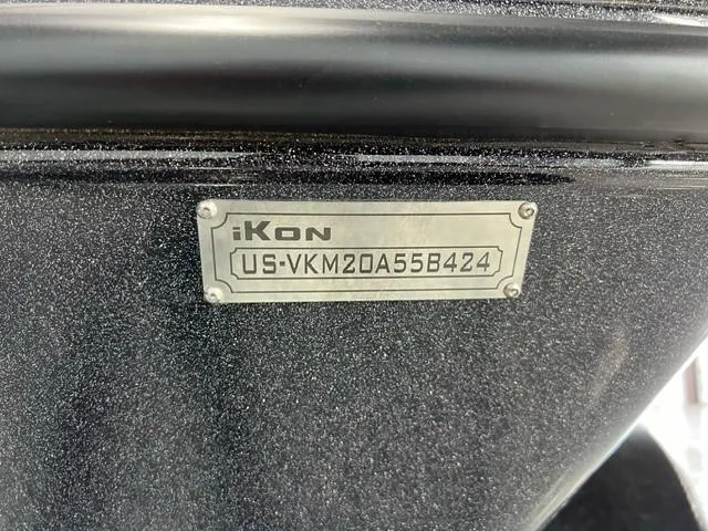 Slide: The Image of iKon LX20 2024 model identification plate with serial number US-VKM20A55B424. - 18