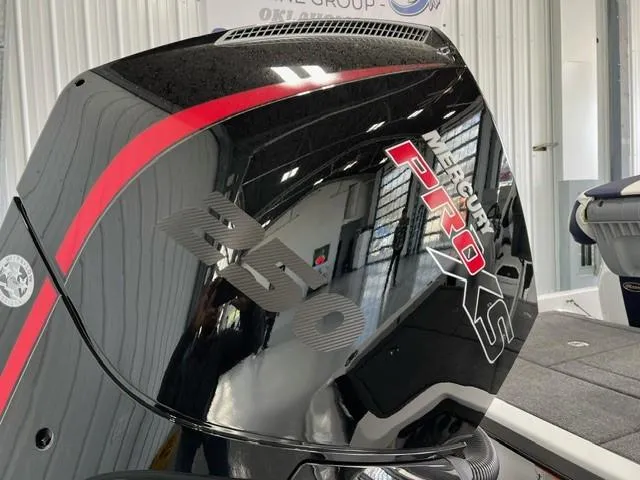 Slide: The Image of iKon LX20 2024 boat with Mercury Pro XS 450 outboard motor. - 4