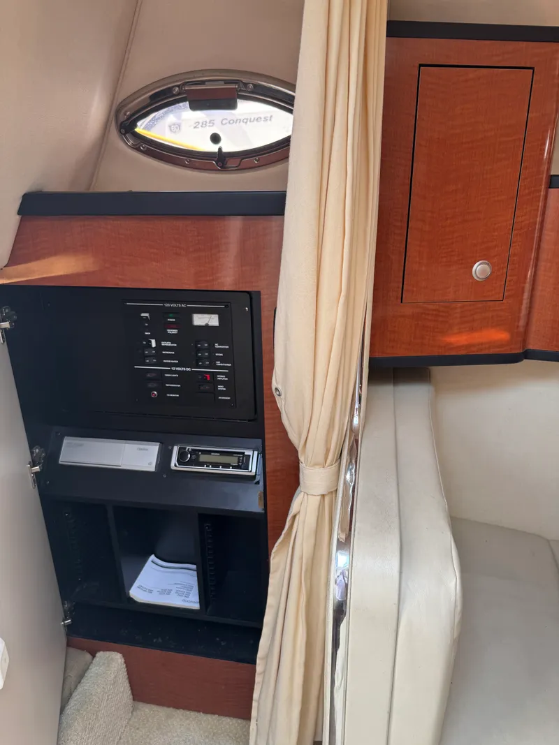 Slide: The Image of Sea Ray 280 SUNDANCER 2005 - 27