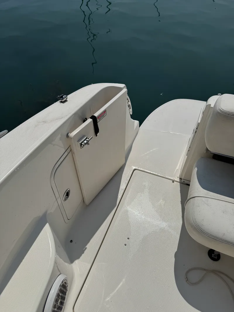 Slide: The Image of Sea Ray 280 SUNDANCER 2005 - 21