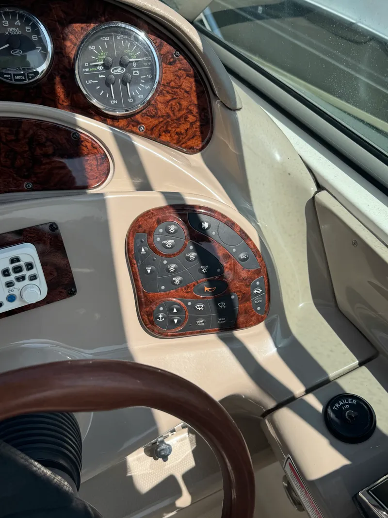 Slide: The Image of Sea Ray 280 SUNDANCER 2005 - 18