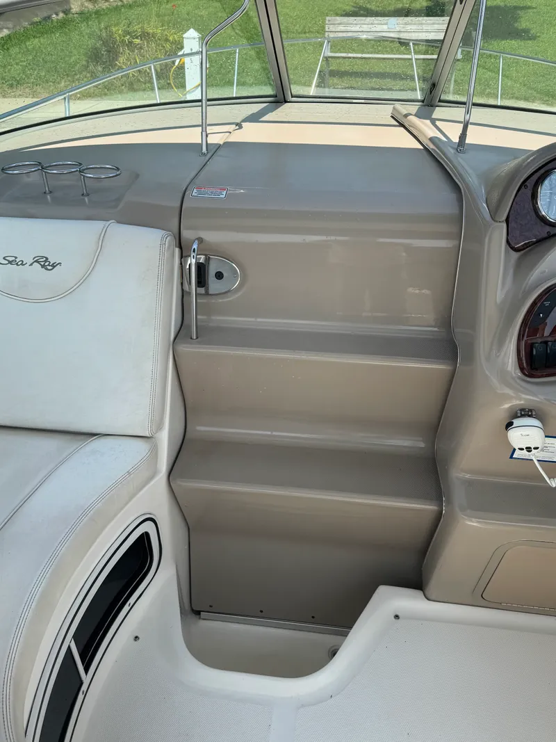 Slide: The Image of Sea Ray 280 SUNDANCER 2005 - 19