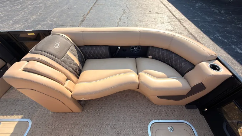 Slide: The Image of Barletta LUSSO 23M 2025 - 17