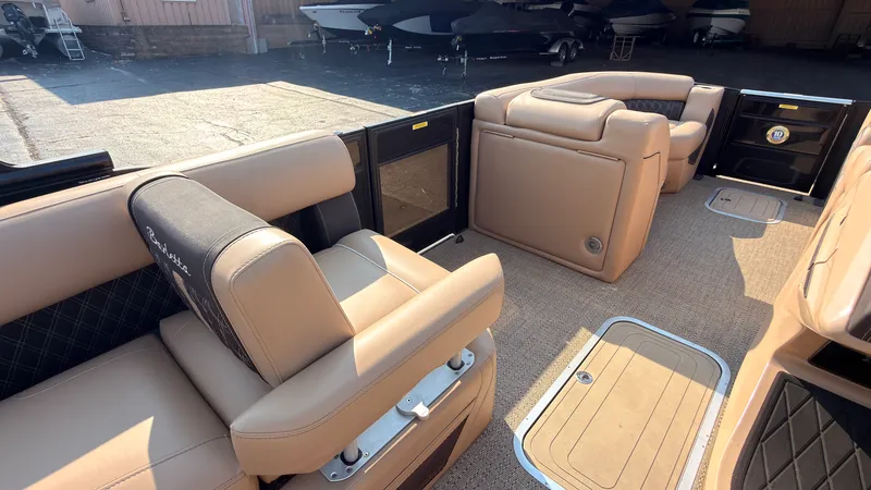 Slide: The Image of Barletta LUSSO 23M 2025 - 30