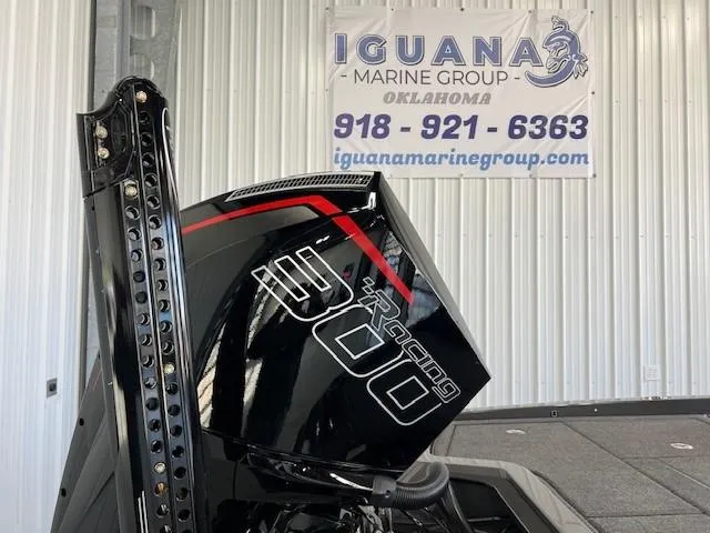 Slide: The Image of 2024 iKon LX21 boat engine at Iguana Marine Group, Oklahoma. - 3