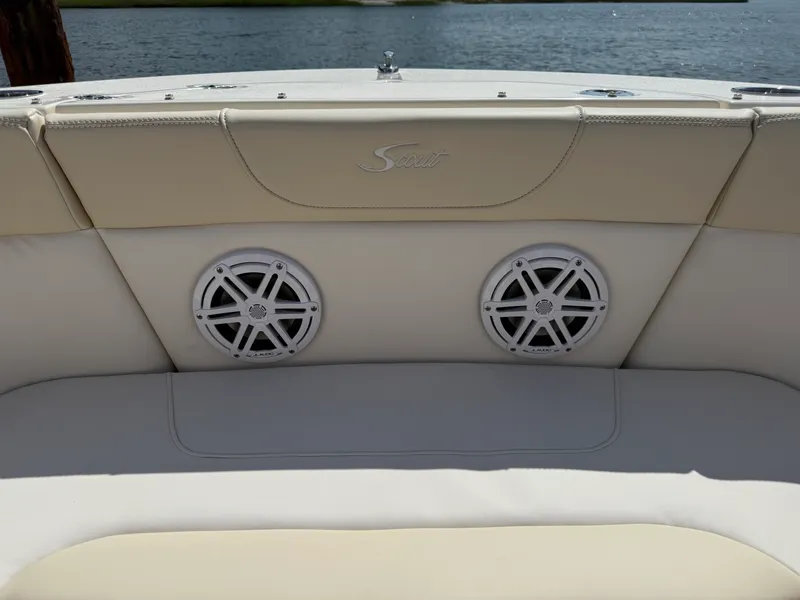 Slide: The Image of Scout 220 Dorado 2027 - 21