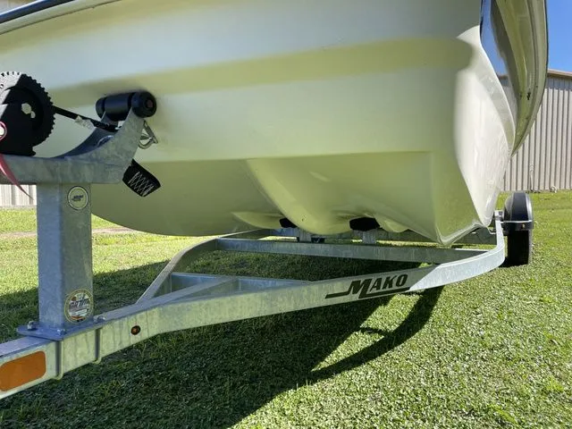 Slide: The Image of Mako MAKO PRO SKIFF 17CC W/75HP 2023 - 11