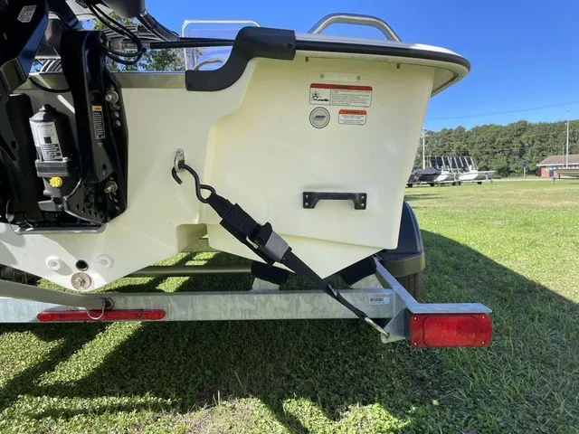 Slide: The Image of Mako MAKO PRO SKIFF 17CC W/75HP 2023 - 14