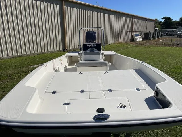 Slide: The Image of Mako MAKO PRO SKIFF 17CC W/75HP 2023 - 20