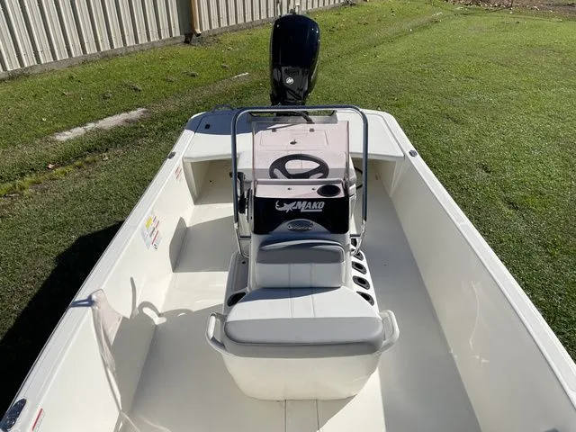 Slide: The Image of Mako MAKO PRO SKIFF 17CC W/75HP 2023 - 21