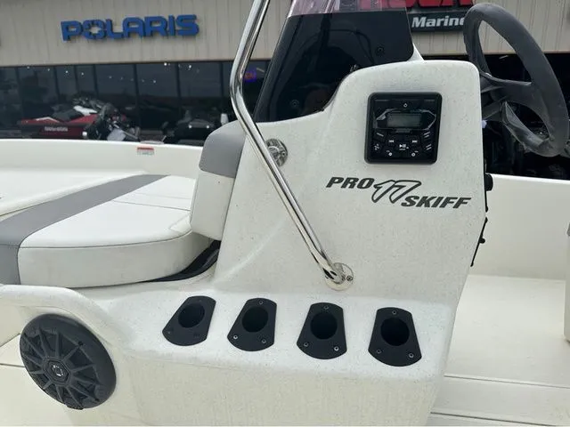 Slide: The Image of Mako MAKO PRO SKIFF 17CC W/75HP 2023 - 35