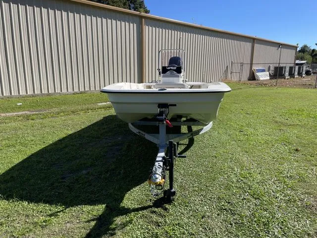 Slide: The Image of Mako MAKO PRO SKIFF 17CC W/75HP 2023 - 4
