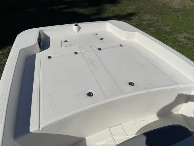 Slide: The Image of Mako MAKO PRO SKIFF 17CC W/75HP 2023 - 41