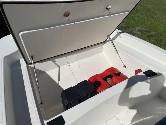 Slide: The Image of Mako MAKO PRO SKIFF 17CC W/75HP 2023 - 42