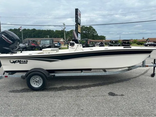 Slide: The Image of Mako MAKO PRO SKIFF 17CC W/75HP 2023 - 50