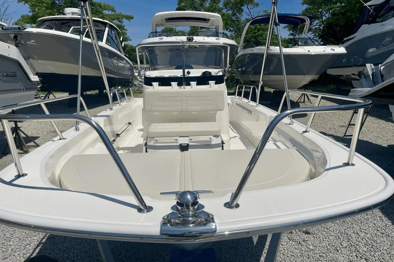 Slide: The Image of Boston Whaler 150 Montauk 2024 - 14