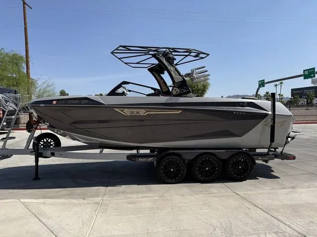 Slide: The Image of Tigé Ultré 23ZX 2024 - 5