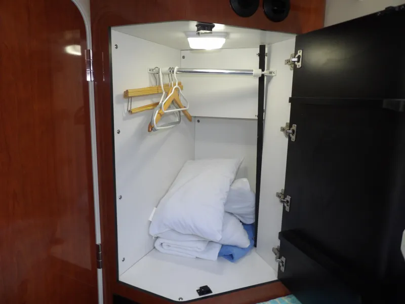 Slide: The Image of Sea Ray 390 Motor Yacht 2003 - 69