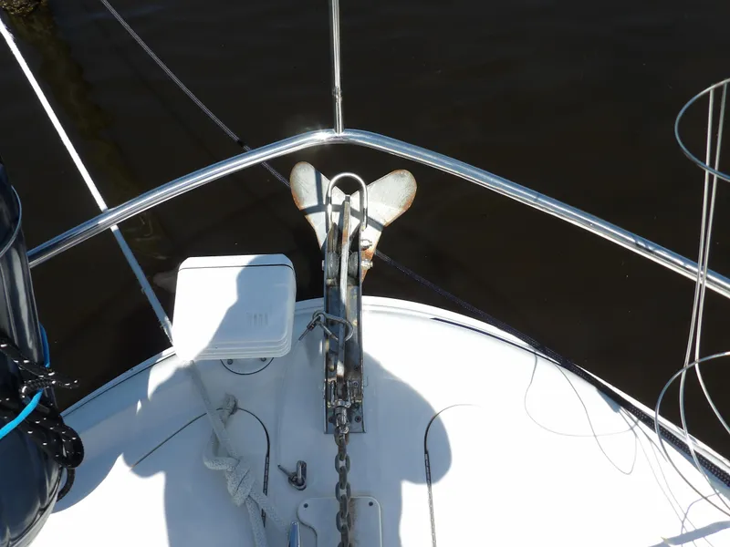 Slide: The Image of Bow of 2003 Sea Ray 390 Motor Yacht with anchor and chain. - 9