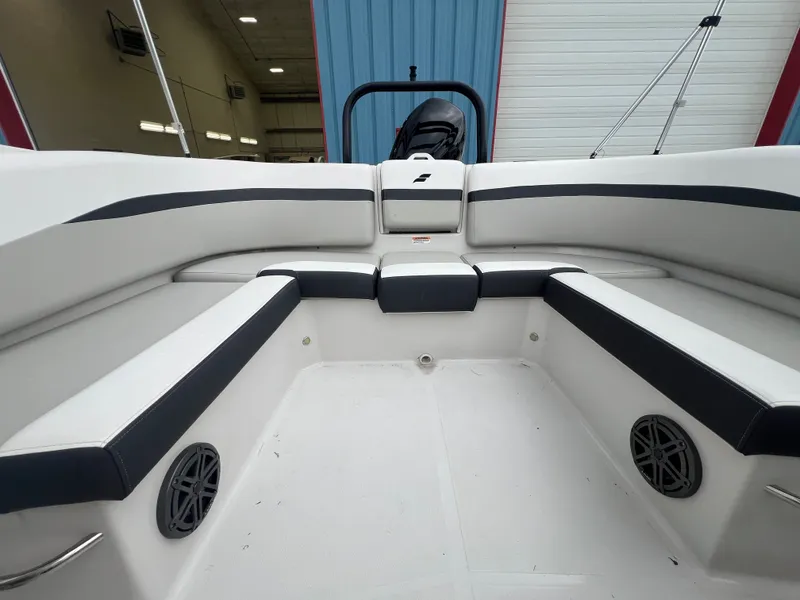 Slide: The Image of Starcraft SVX 230 OB 2024 - 13