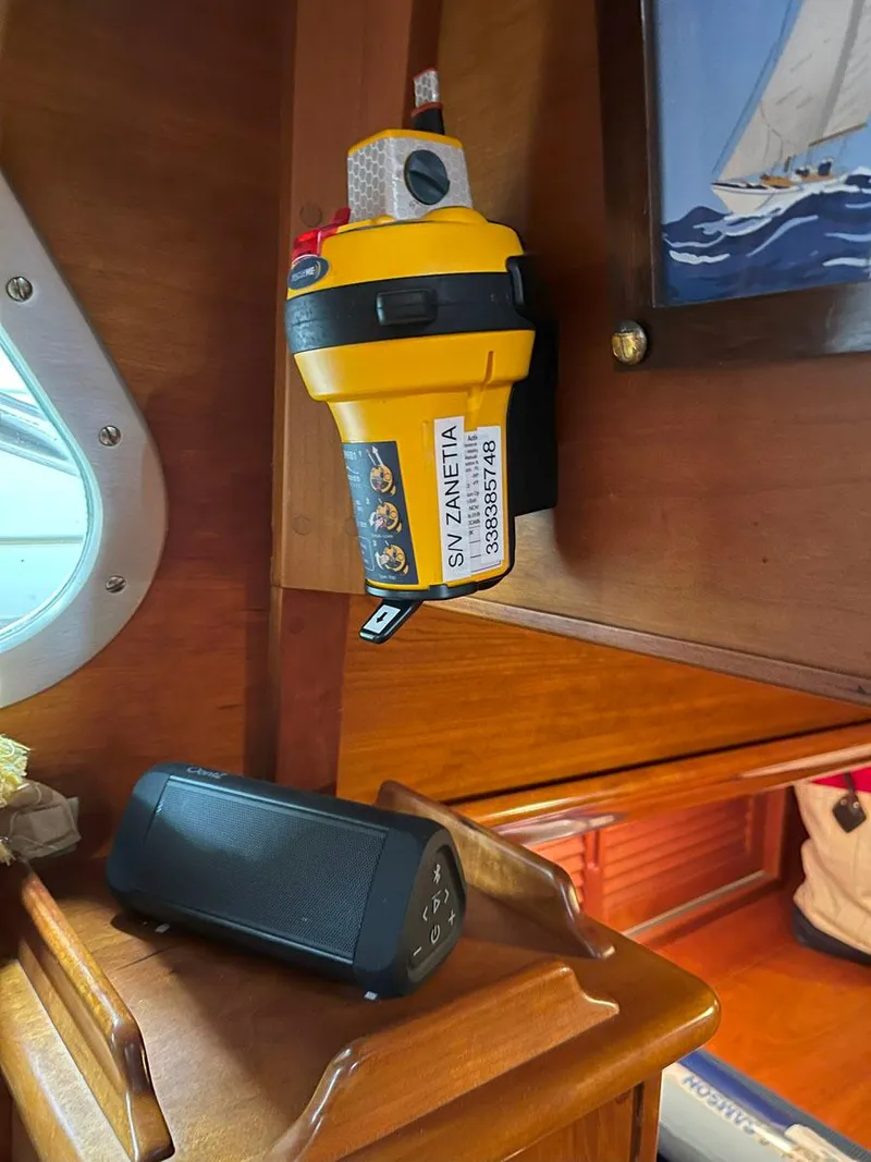 Slide: The Image of Hinckley Sou'wester 59 CC 2001 - 60