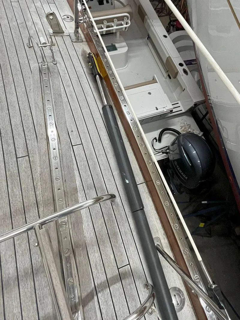 Slide: The Image of Hinckley Sou'wester 59 CC 2001 - 76