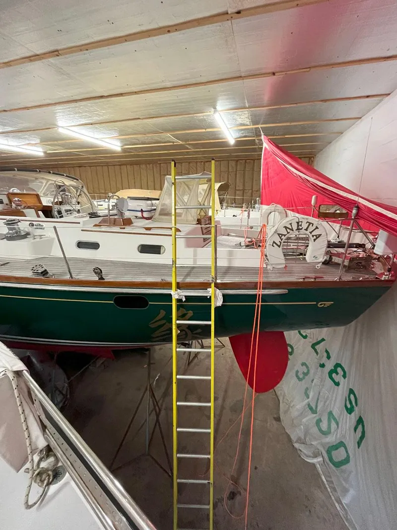 Slide: The Image of Hinckley Sou'wester 59 CC 2001 - 81