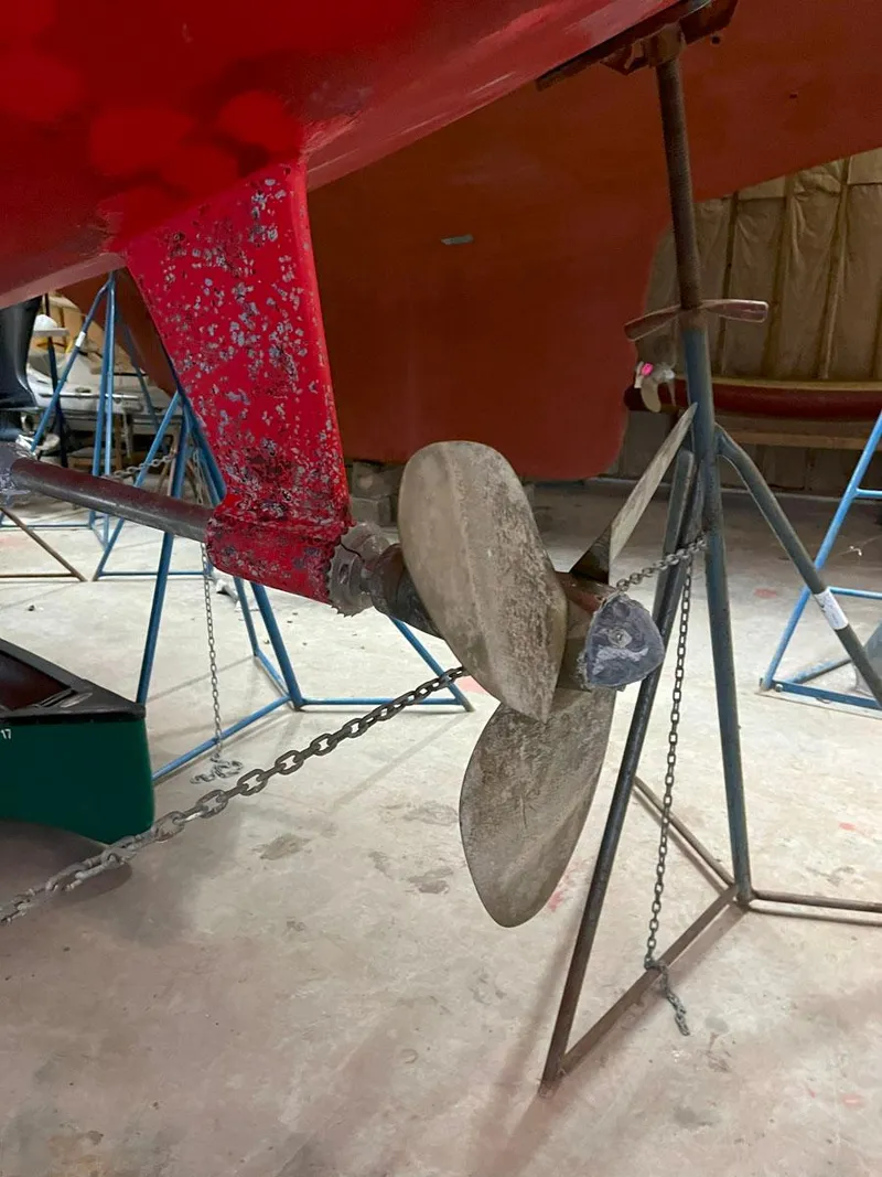 Slide: The Image of Hinckley Sou'wester 59 CC 2001 - 85