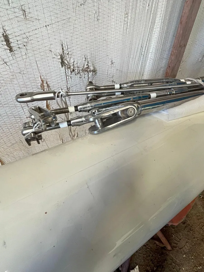 Slide: The Image of Hinckley Sou'wester 59 CC 2001 - 93