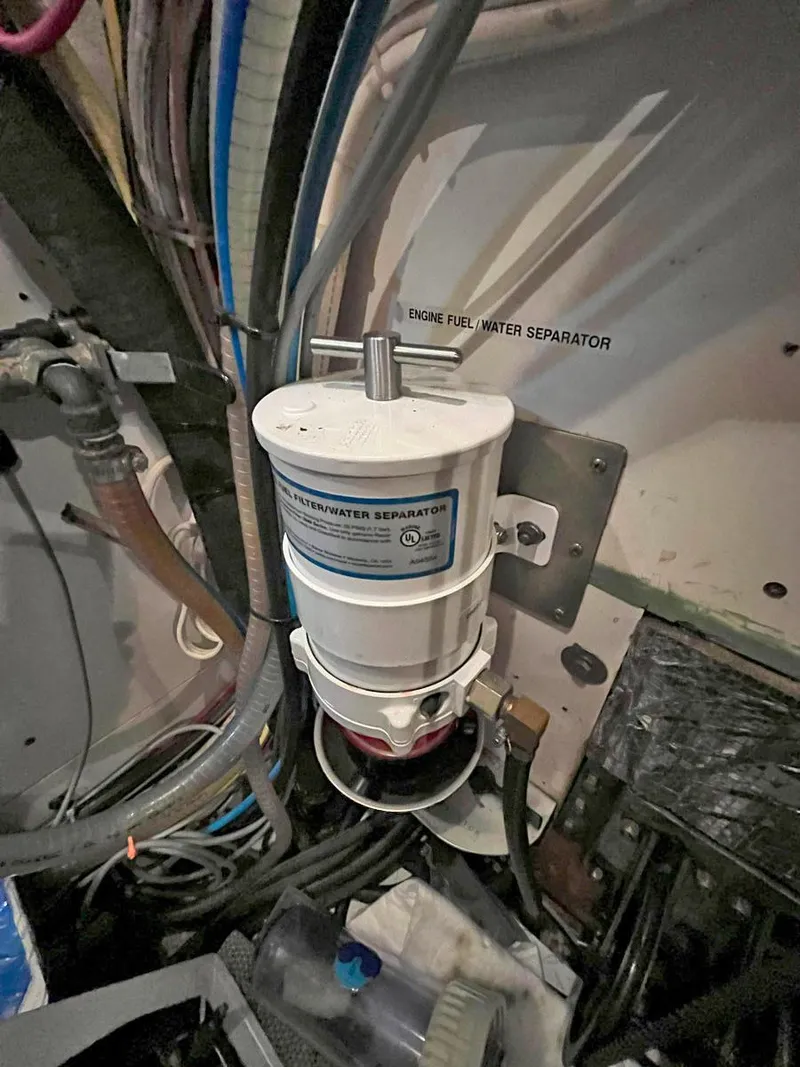 Slide: The Image of Hinckley Sou'wester 59 CC 2001 - 97